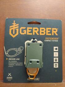 13658151222 Gerber Defender Small Compact Tether Retractable Carabiner