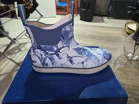 H6800008-476-11 Huk Rogue Wave Cane Bay Womens Deck Boots Ice Water W11