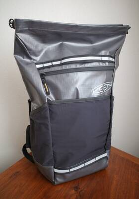 1024082 Keen Nwt Catchhaul Utility Roll Top Backpack Black Size Medium Dry Bag