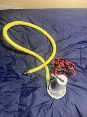 80060.02.100 Nrs Blast Inflator Pump. 12v Comes With Locking Valve Hose Included 80060.02.100 Nrs Blast Inflator Pump. 12v Comes With Locking Valve Hose Included