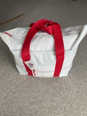 202-r Sailor Bags 202r Nwt 18h Large White Red Sailcloth Tote Boating Beach 202-r Sailor Bags 202r Nwt 18h Large White Red Sailcloth Tote Boating Beach