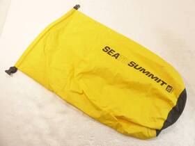 Sts35l2617 Sea To Summit 35l Yellow And Black Light Waterproof Roll Top Dry Bag 26 Inch X 17