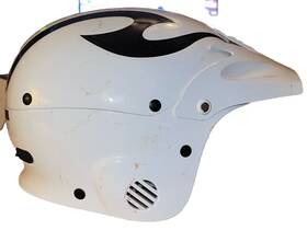 Reb-845110 Sweet Protection Used Rocker Kayak Helmet L/xl